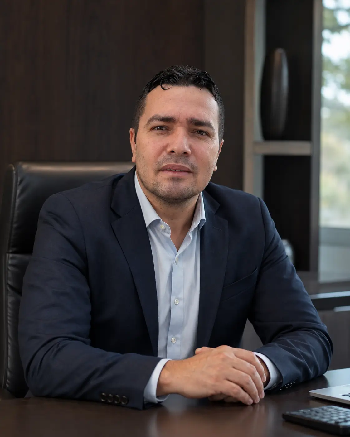 Eronaldo de Araújo Souza em atendimento na Eficaz Soluções Contábeis